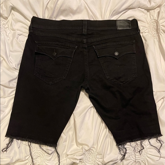 🆕listing…True Religion Jean Shorts - Picture 2 of 7